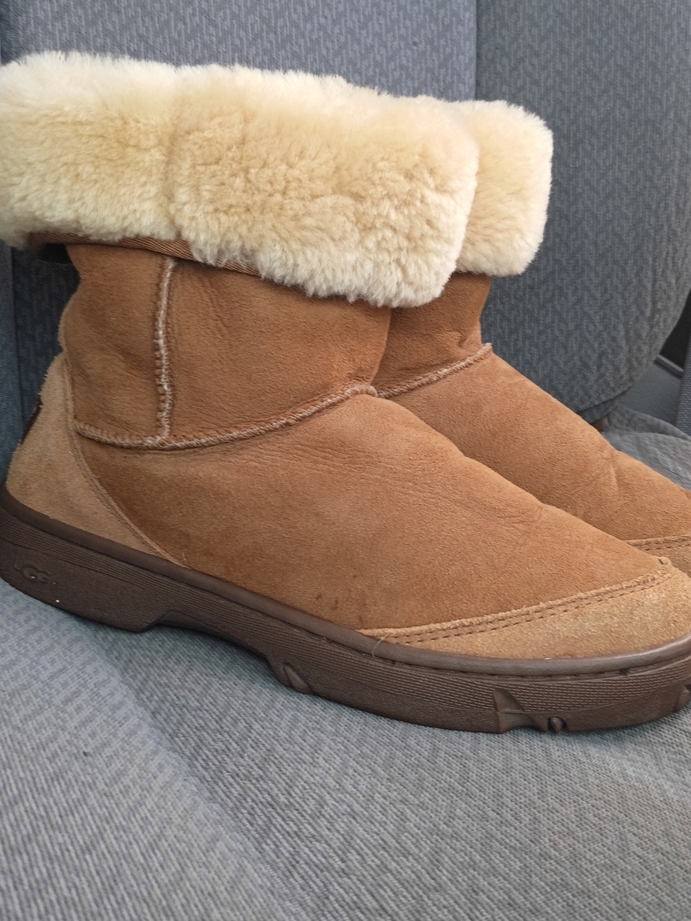 Cozy Shearling-Lined Tan Suede Women's Boot Size 10